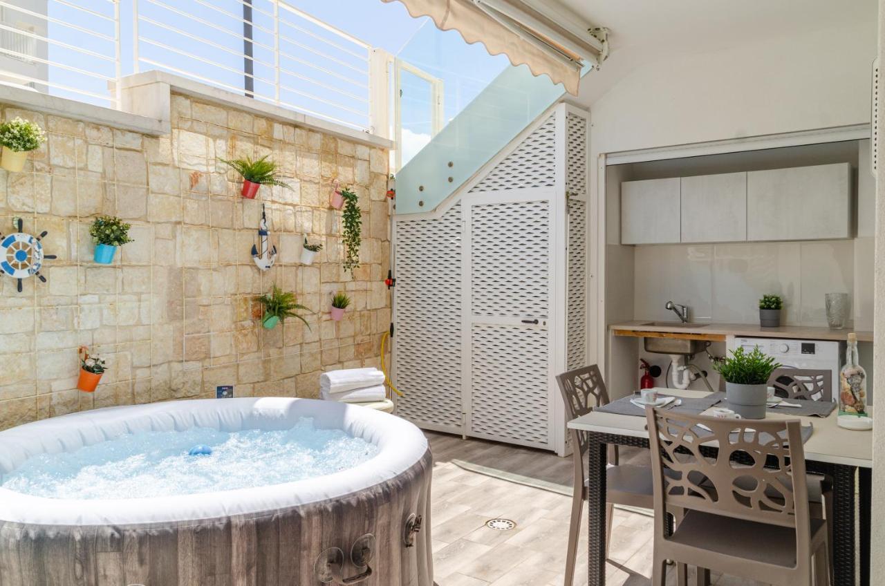 Apulialux Little Jem W Jacuzzi / 180 Steps From Sea Villa Polignano a Mare Kültér fotó